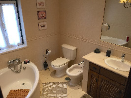 spacious-bathroom.jpg